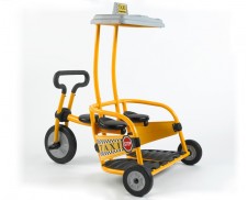 Triciclo para trillizos con techo